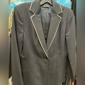 Elie Tahari navy blue Blazer with beige Piping size 6 like new